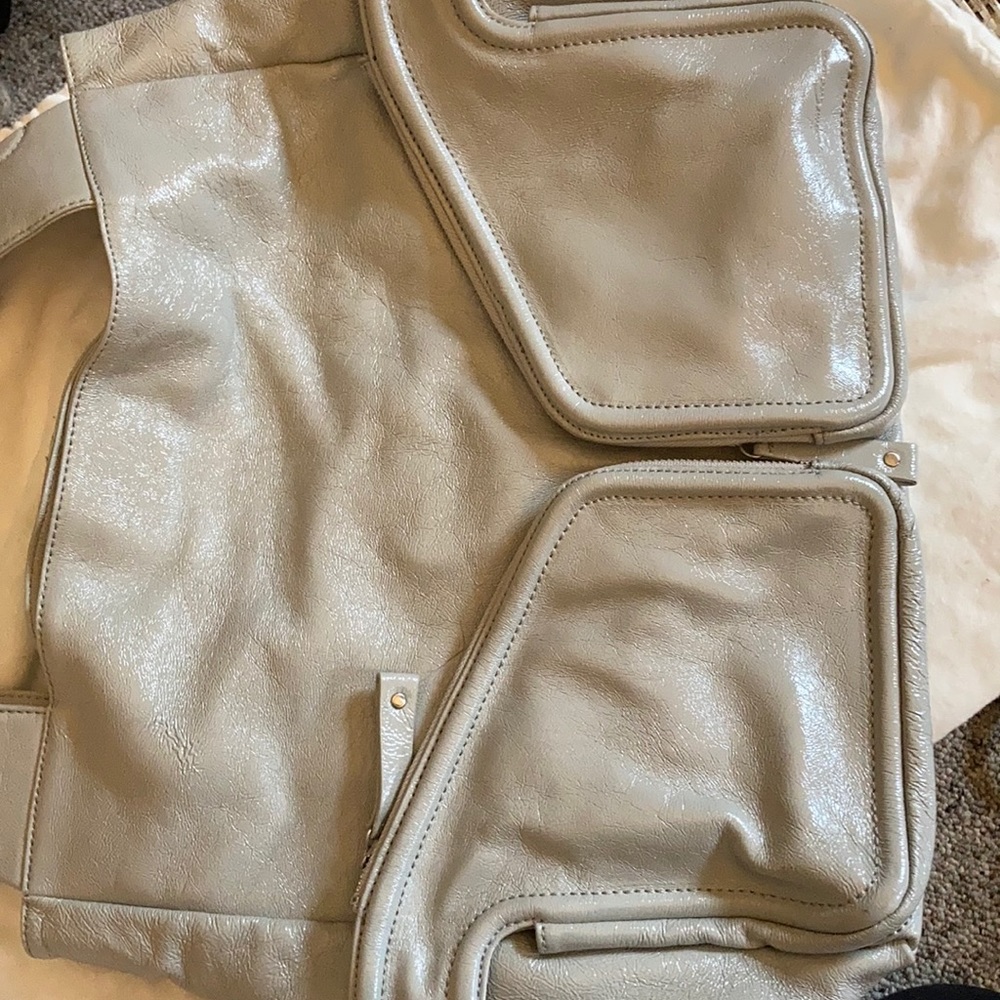 Grey Patent Leather bag - Picture 10 of 10